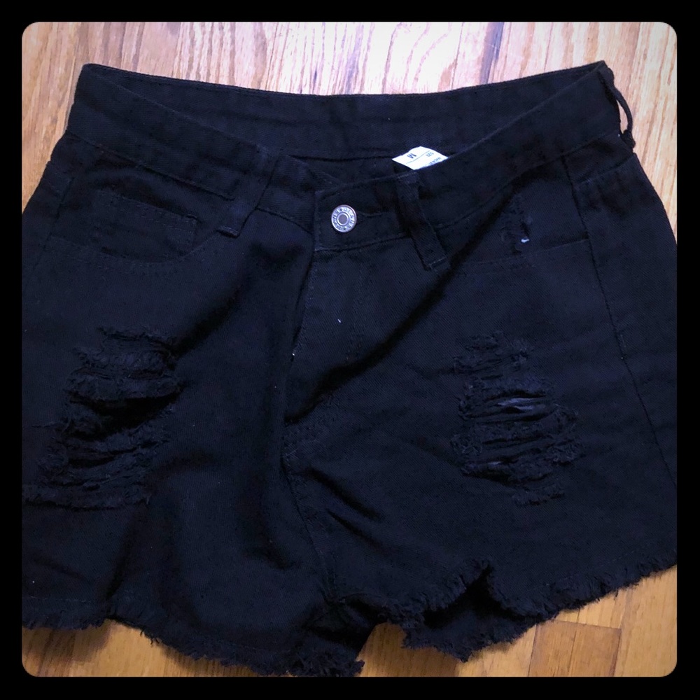 women’s distressed jean shorts!